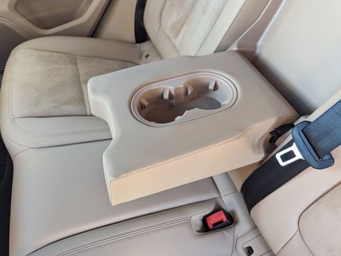 Used 2020 Porsche Macan image 40