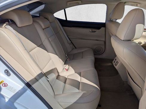 Used 2014 Lexus ES 350 w/ Luxury Package FWD image 20