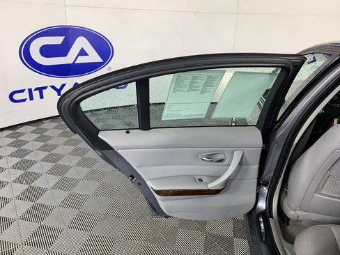 Used 2009 BMW 328i xDrive Sedan AWD/4WD image 30