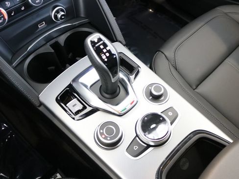 New 2025 Alfa Romeo Stelvio Sprint AWD/4WD image 13