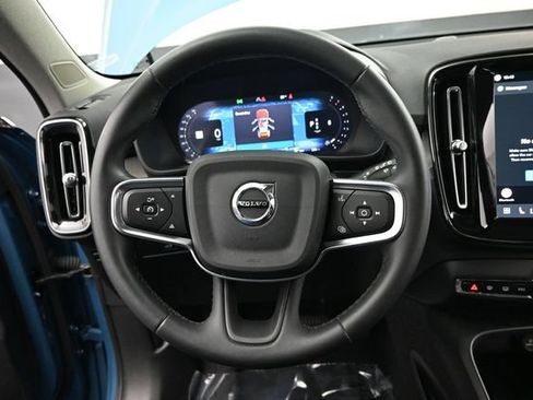 Used 2024 Volvo XC40 B5 Plus AWD/4WD image 12