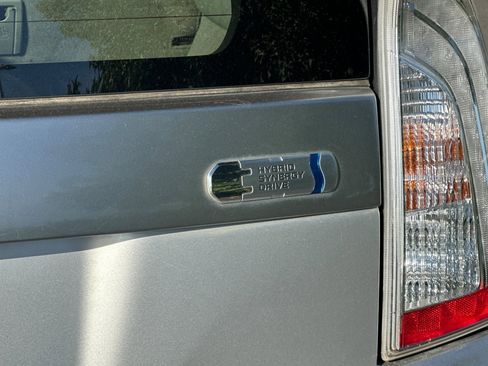 Used 2013 Toyota Prius Plug-In Hybrid image 26