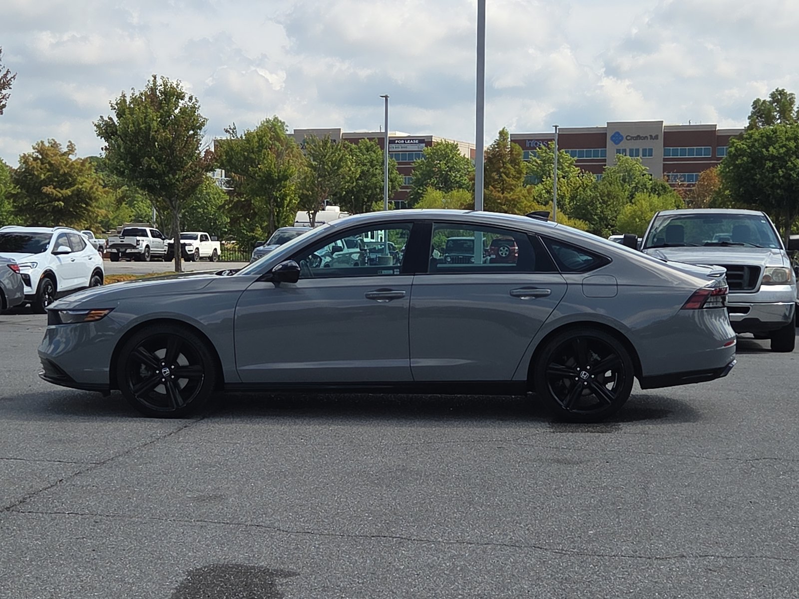 Used 2024 Honda Accord Sport image 3
