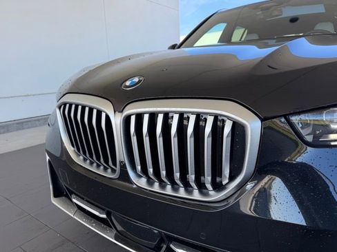 Certified 2025 BMW X5 sDrive40i w/ Premium Package image 2