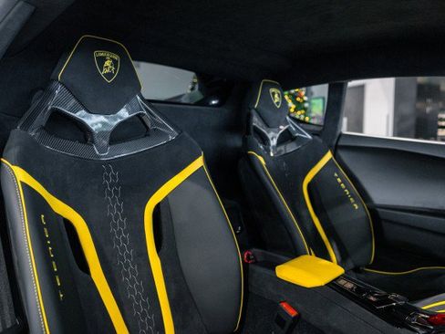Used 2023 Lamborghini Huracan Tecnica image 27