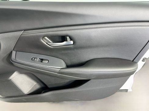 Used 2024 Nissan Sentra SV FWD image 33