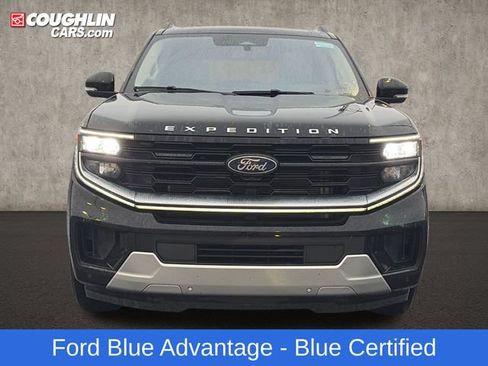 Used 2025 Ford Expedition Max Platinum AWD/4WD image 3