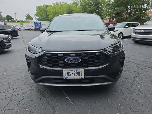 Used 2025 Ford Escape ST-Line AWD/4WD image 2