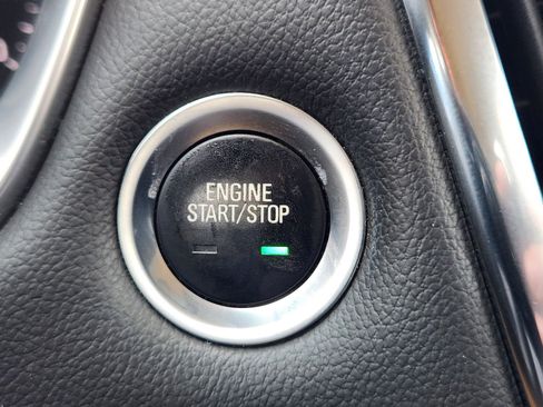 Used 2021 Chevrolet Traverse LT FWD image 18