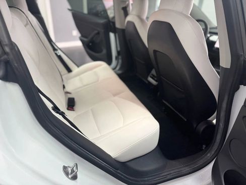 Used 2021 Tesla Model 3 Long Range image 17