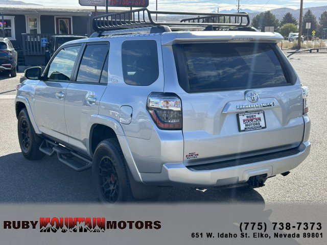 Used 2022 Toyota 4Runner SR5 w/ 4Runner Black Package (TMS) AWD/4WD image 5