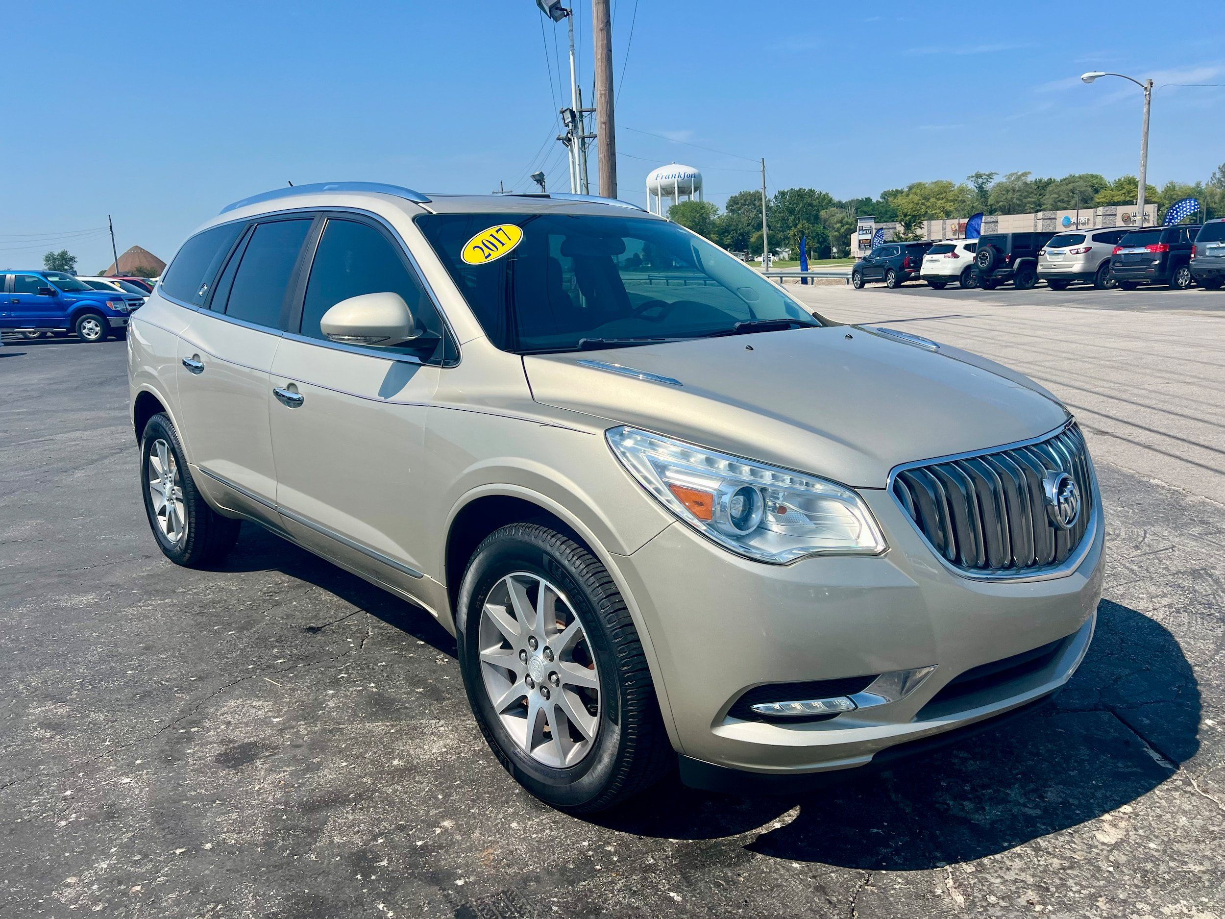 Used 2017 Buick Enclave Leather FWD image 3