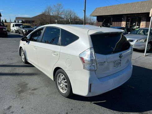 Used 2013 Toyota Prius V Five image 6