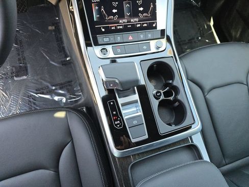Certified 2025 Audi Q8 Premium AWD/4WD image 31