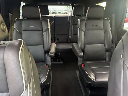 Used 2023 Cadillac Escalade Premium Luxury w/ Performance Package image 20