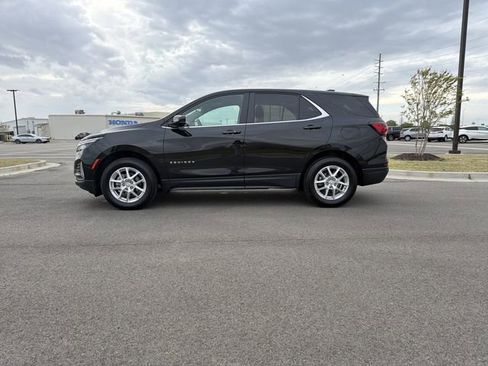 Used 2024 Chevrolet Equinox LT image 2