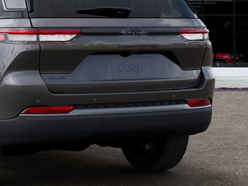 New 2026 Jeep Grand Cherokee 4WD image 13