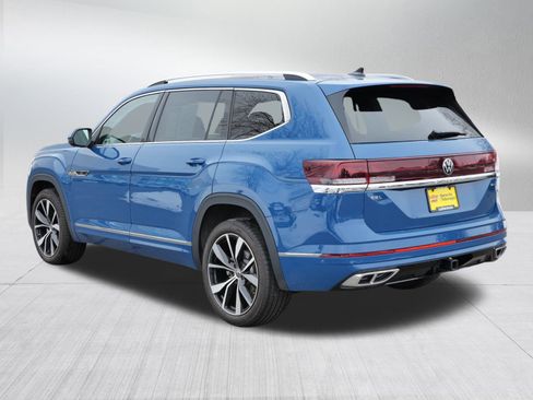 Certified 2025 Volkswagen Atlas SEL Premium R-Line image 5