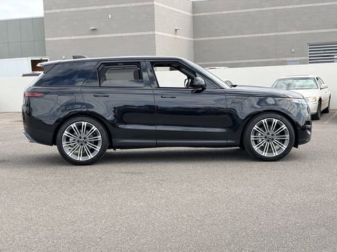 Used 2025 Land Rover Range Rover Sport SE image 26