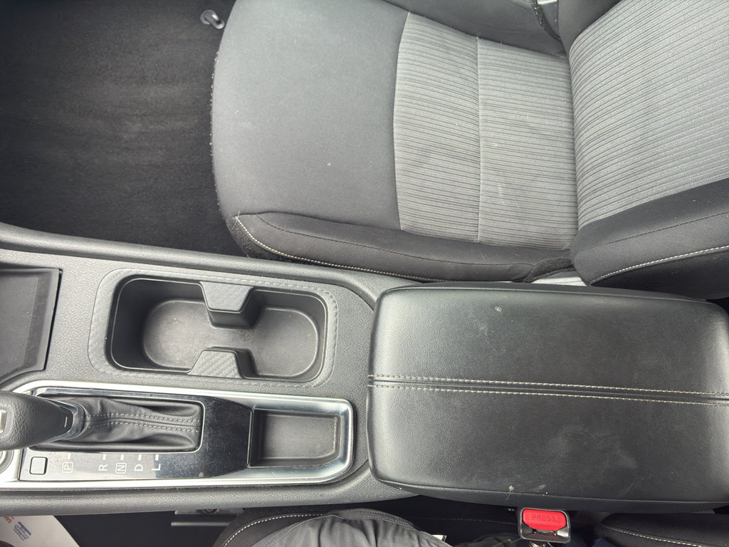 Used 2024 Nissan Sentra SV FWD image 16