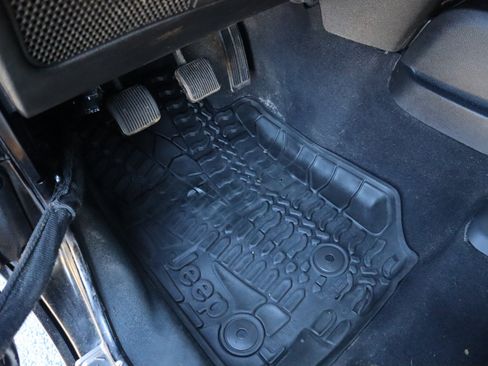 Used 2014 Jeep Wrangler Unlimited Rubicon w/ Connectivity Group image 60