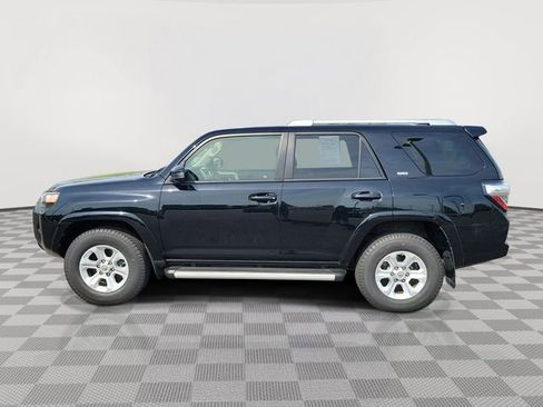 Used 2016 Toyota 4Runner SR5 AWD/4WD image 2