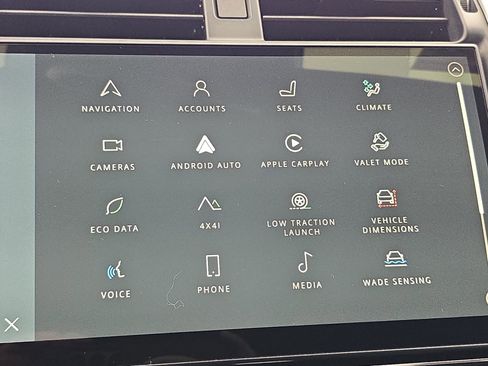 Certified 2024 Land Rover Discovery Metropolitan Edition image 22