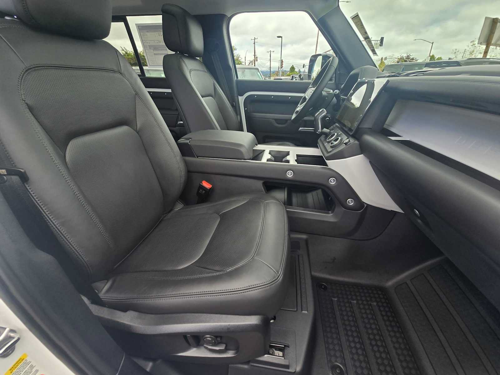 New 2026 Land Rover Defender 110 S AWD/4WD image 10