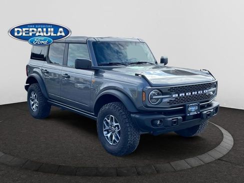 Used 2025 Ford Bronco Badlands image 9