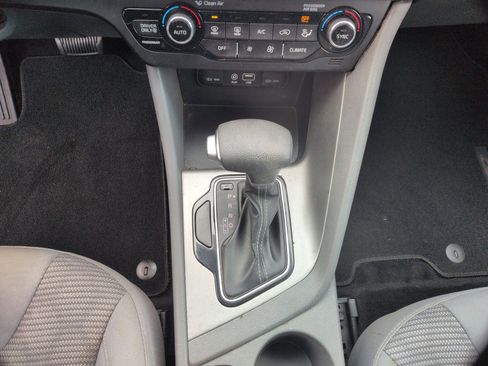 Used 2017 Kia Niro LX image 14