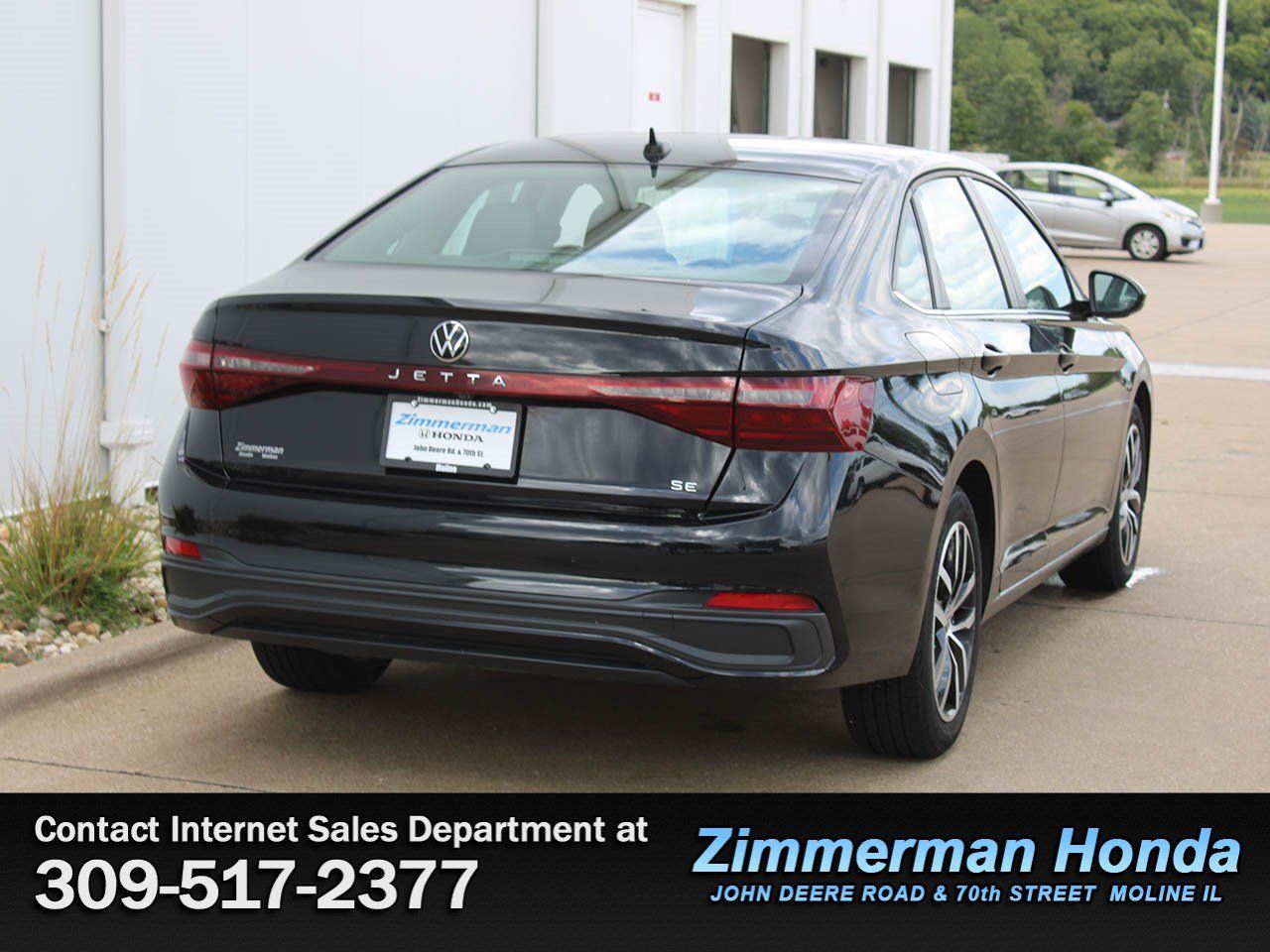 Used 2025 Volkswagen Jetta SE FWD image 2
