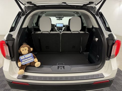 New 2025 Ford Explorer Active w/ Active Comfort Package image 8