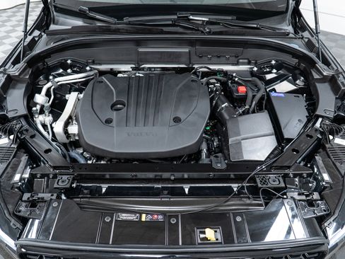 Certified 2025 Volvo XC60 B5 Plus w/ Protection Package Premier image 9