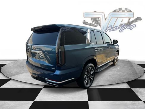 Used 2025 Cadillac Escalade Premium Luxury AWD/4WD image 5