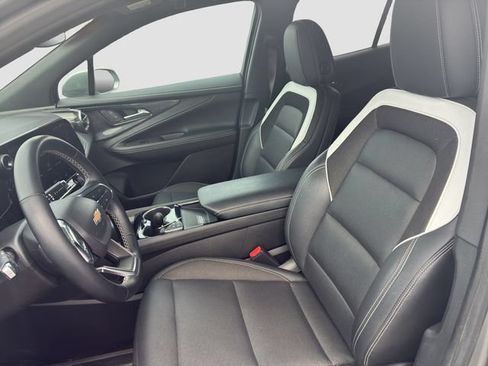 Used 2024 Chevrolet Blazer EV LT AWD/4WD image 12