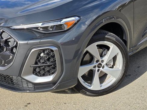 New 2025 Audi Q5 Premium Plus image 9