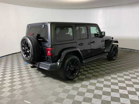 Used 2023 Jeep Wrangler Unlimited Sahara AWD/4WD image 6