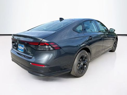 Certified 2025 Honda Accord SE image 9