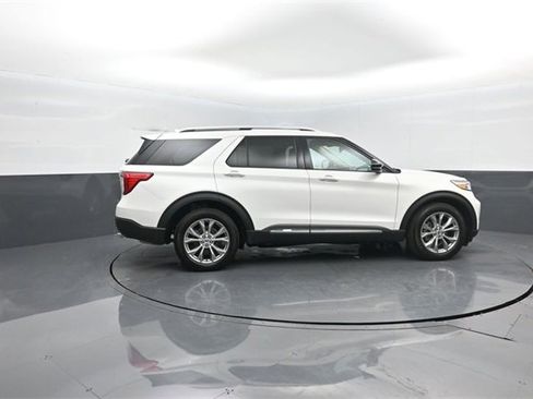 Certified 2023 Ford Explorer Limited w/ Equipment Group 301A image 8