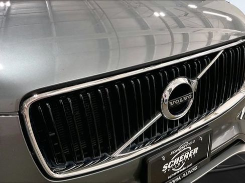 Used 2019 Volvo XC90 T5 Momentum w/ Multimedia Package AWD/4WD image 31
