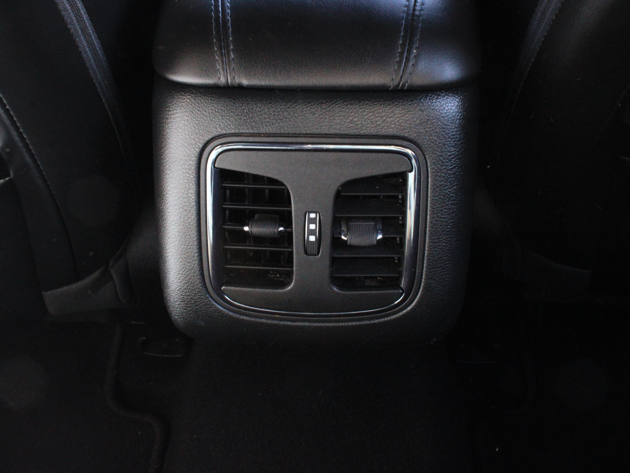 Used 2016 Chrysler 200 S w/ Comfort Group FWD image 26