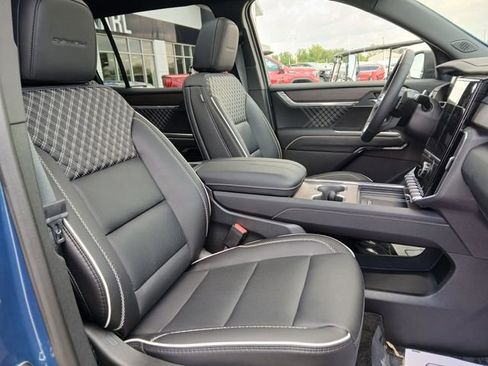 New 2026 GMC Acadia Denali w/ Super Cruise Package AWD/4WD image 18