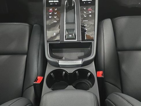 New 2026 Porsche Macan image 20