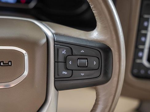 Used 2021 GMC Yukon XL Denali w/ Denali Premium Package image 32