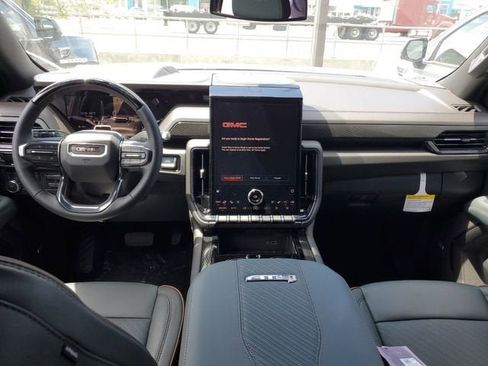 New 2026 GMC Yukon AT4 AWD/4WD image 12