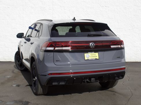 New 2026 Volkswagen Atlas Cross Sport SEL R-Line AWD/4WD image 6
