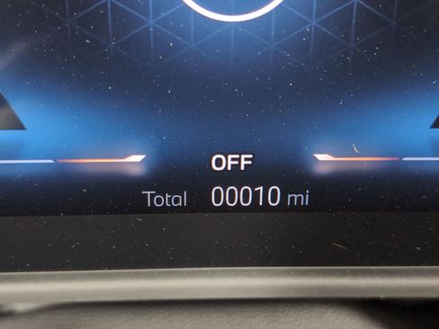 Used 2025 BMW 230i Coupe w/ Convenience Package image 26