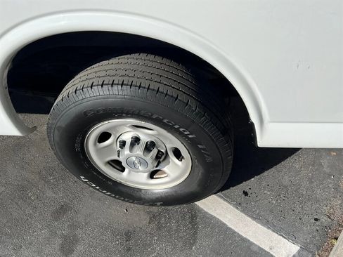 Used 2019 Chevrolet Express 2500 w/ Driver Convenience Package image 11