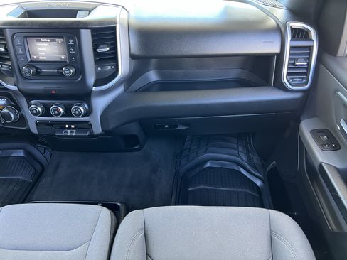 Used 2022 RAM 1500 Big Horn AWD/4WD image 32