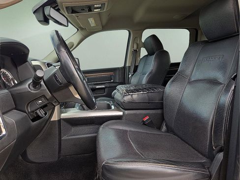 Used 2017 RAM 1500 Laramie w/ Convenience Group image 13